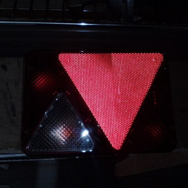 MP894BR rear combination light bulb type