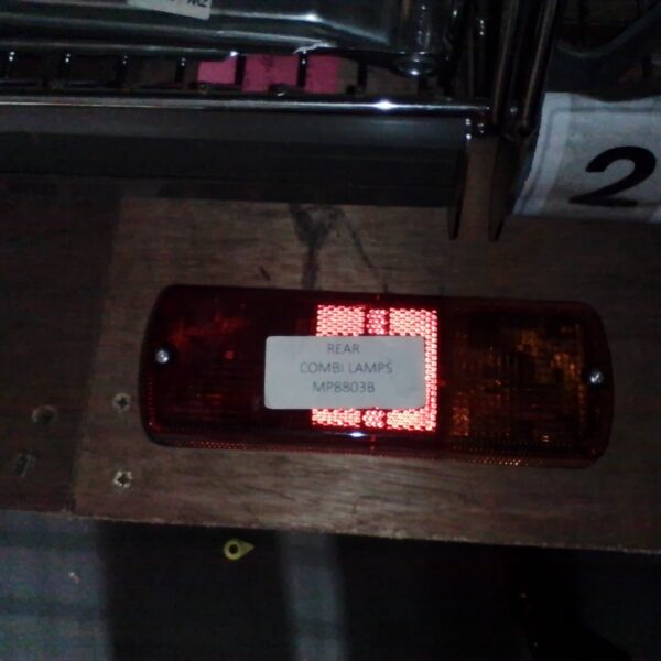 MP8803B 12v Britax 9004-00 rear combination lamp